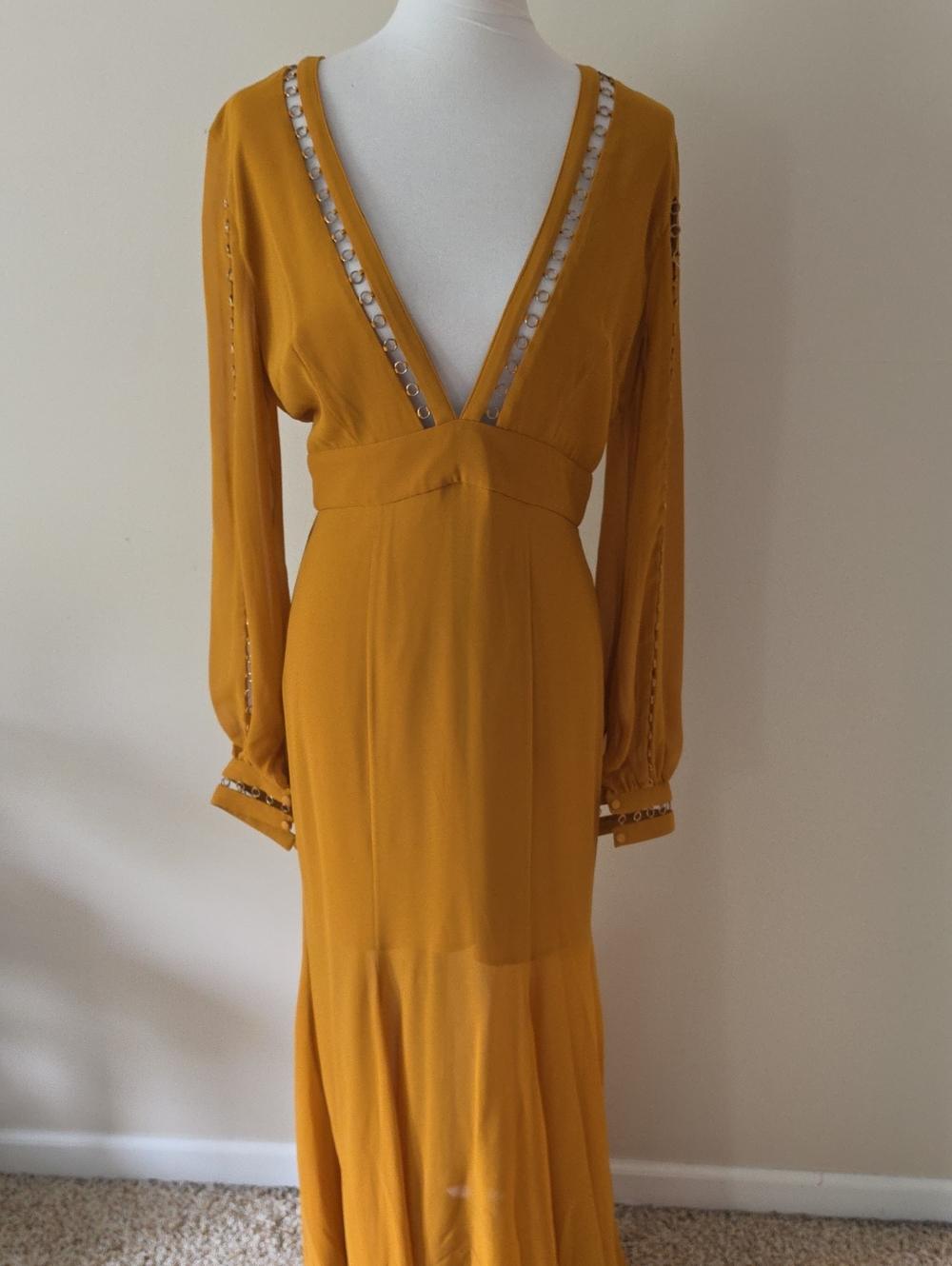 Keepsake  The Lable Women’s Deep V Long Sleeve Maxi Dress in Mustard Brand New